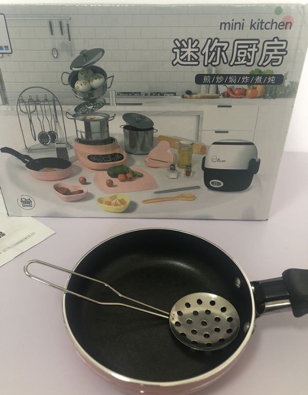 勞動(dòng)課回歸帶火“兒童廚具”？但產(chǎn)品安全性存疑 娃的安全可別“炒糊”了